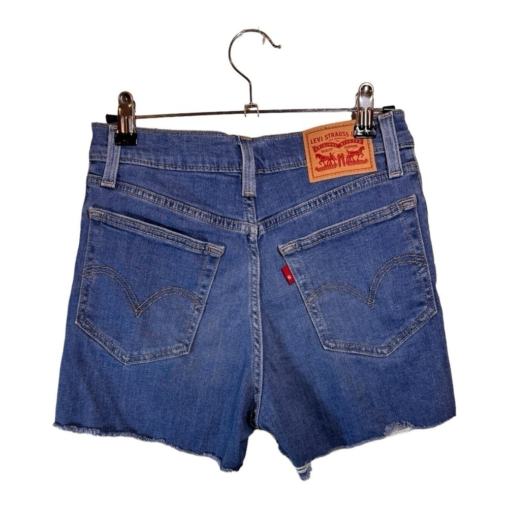 Levi’s High Rise Shorts - Picture 4 of 7